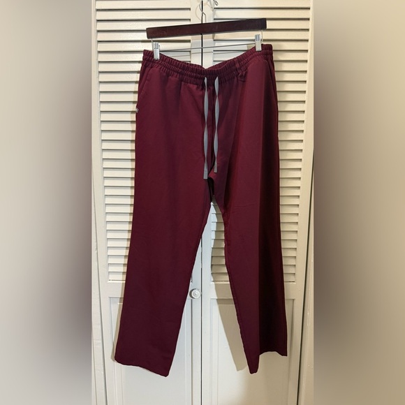 FIGS Technical Collection W21SW2002 Scrub Pants - Picture 1 of 6